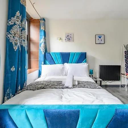 78f6 Modern & Cosy * Bradford (West Yorkshire)